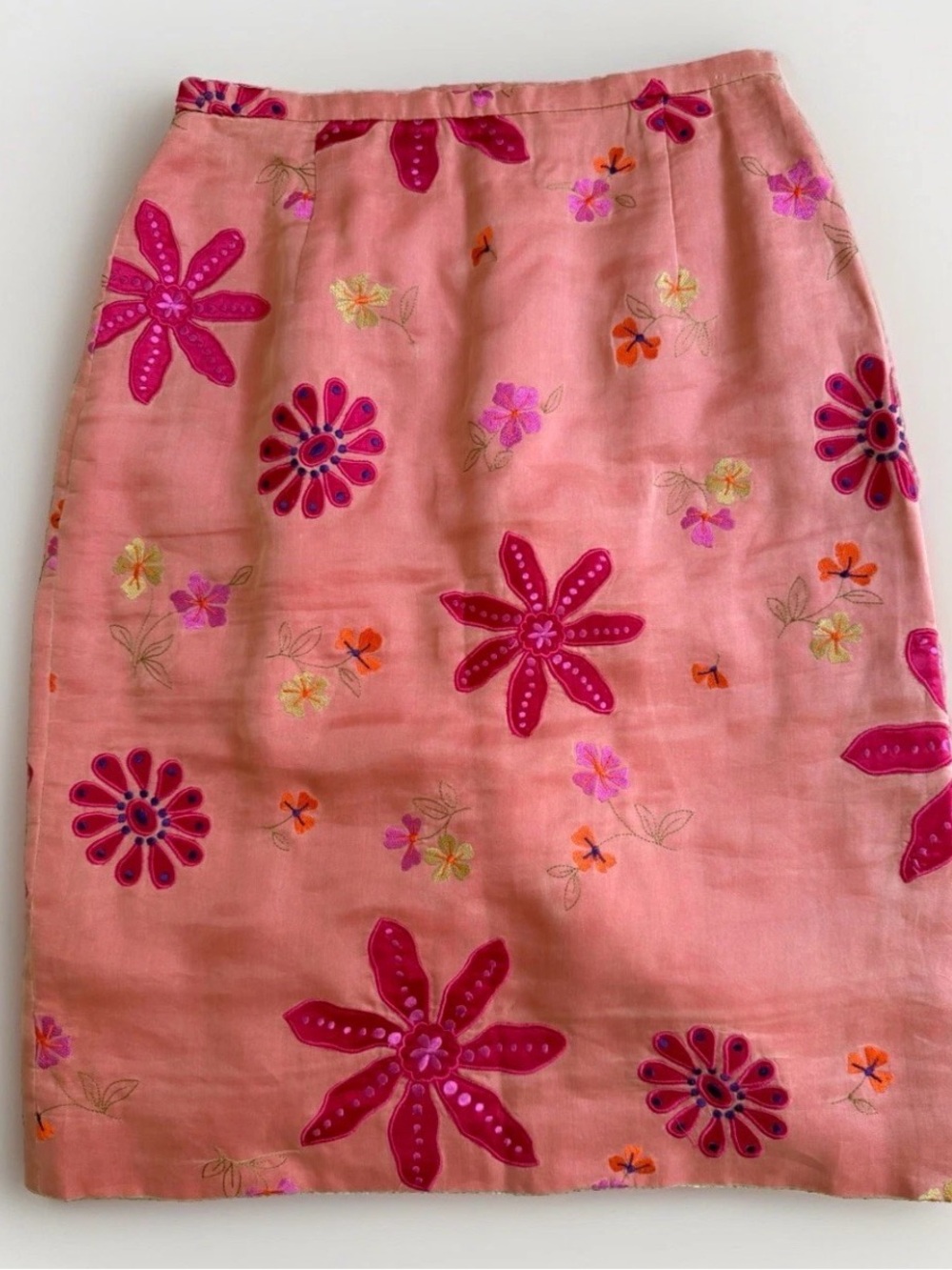 Neiman Marcus Silk Linen Pencil Skirt Pink Floral Size 4 Embroidered Flowers